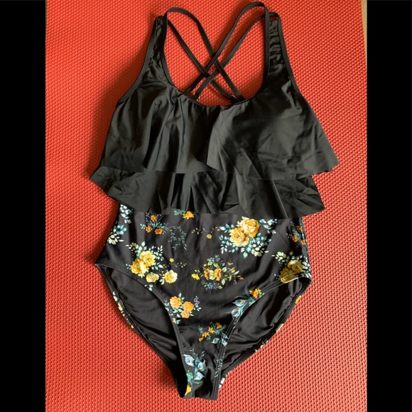 NWT🍀RELLECIGA Women’s High Waist Ruffled Flounce One Piece Swimwear - Picture 4 of 15